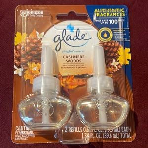 Glade plug in scented oil refill Cashmere Woods